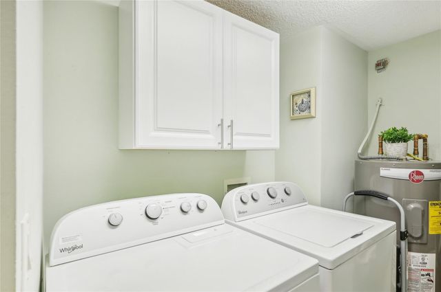 5647 SHEFFIELD GREENE CIRCLE 29, Sarasota, FL 34235