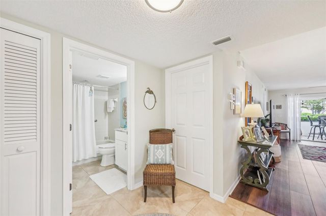 5647 SHEFFIELD GREENE CIRCLE 29, Sarasota, FL 34235