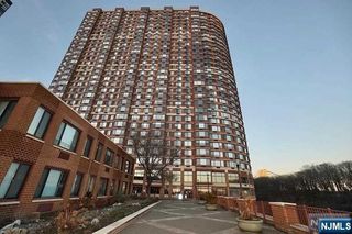 100 Old Palisade Road 2011, Fort Lee, NJ 07024
