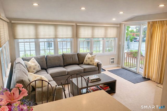 10 Ludlow Manor, Norwalk, CT 06855