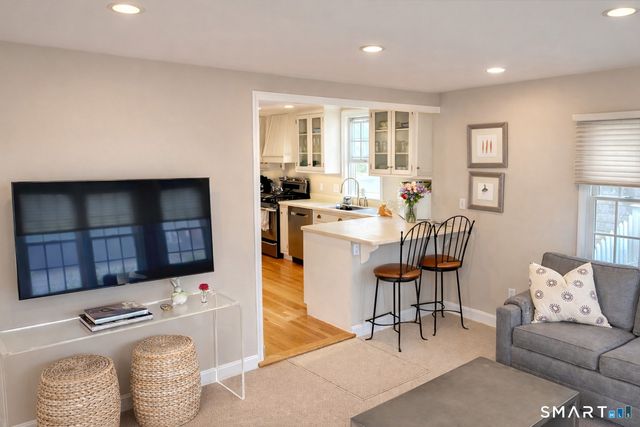 10 Ludlow Manor, Norwalk, CT 06855