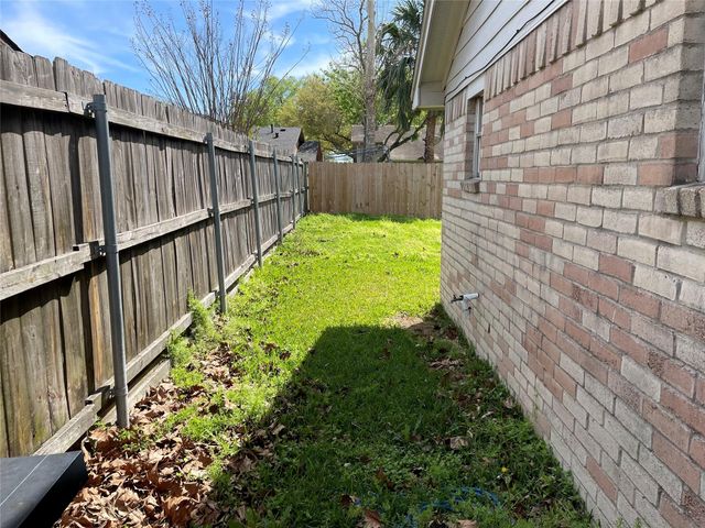 16619 La Gloria Drive, Houston, TX 77083