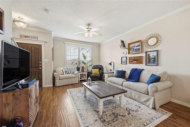 1000 Spring Loop 2003, College Station, TX 77840