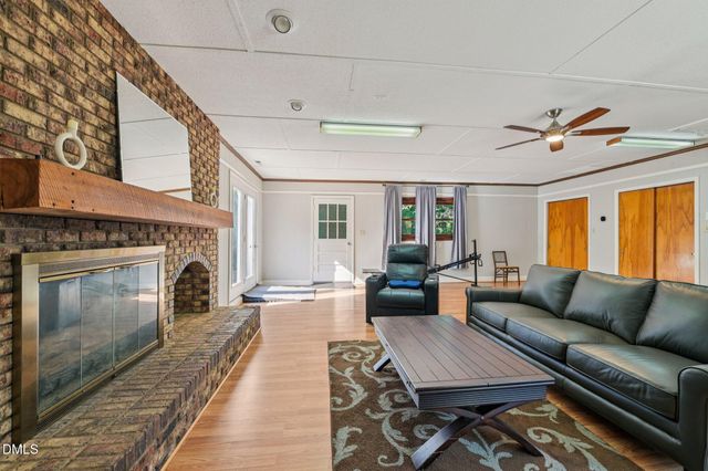 920 Apple Lane, Hillsborough, NC 27278