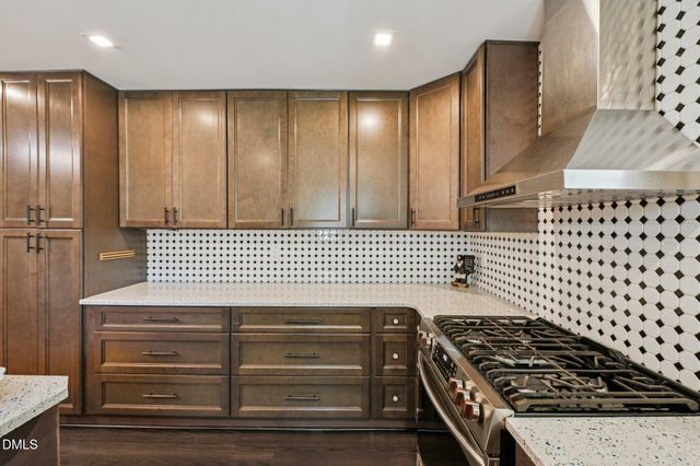 920 Apple Lane, Hillsborough, NC 27278