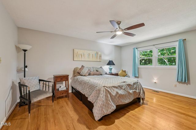 920 Apple Lane, Hillsborough, NC 27278