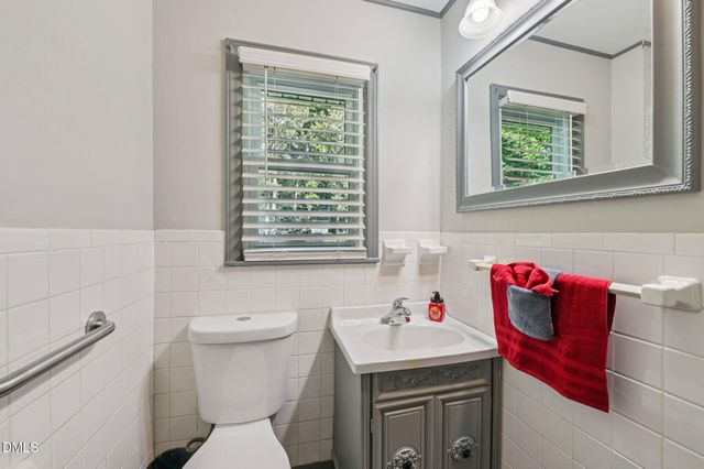 920 Apple Lane, Hillsborough, NC 27278