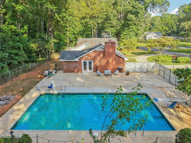 920 Apple Lane, Hillsborough, NC 27278