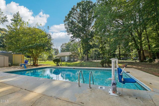 920 Apple Lane, Hillsborough, NC 27278