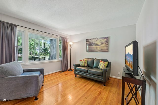 920 Apple Lane, Hillsborough, NC 27278