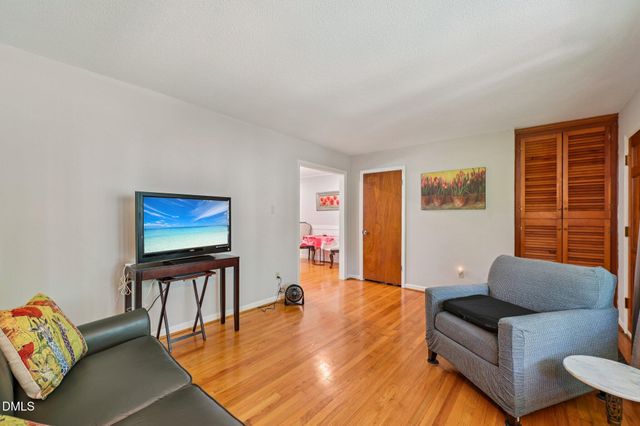 920 Apple Lane, Hillsborough, NC 27278