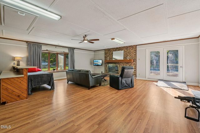 920 Apple Lane, Hillsborough, NC 27278