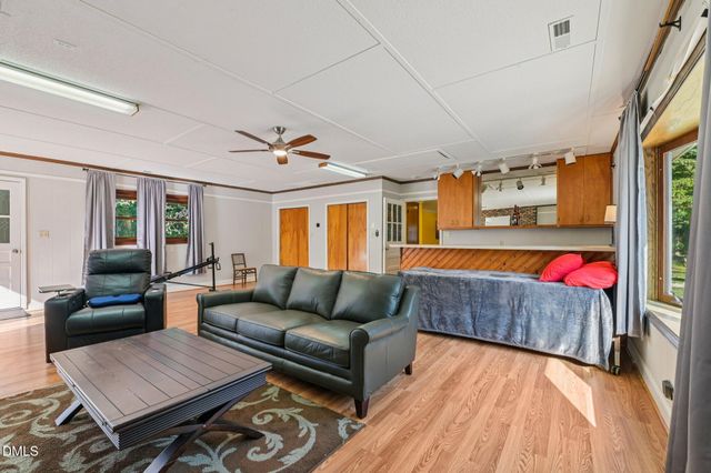 920 Apple Lane, Hillsborough, NC 27278