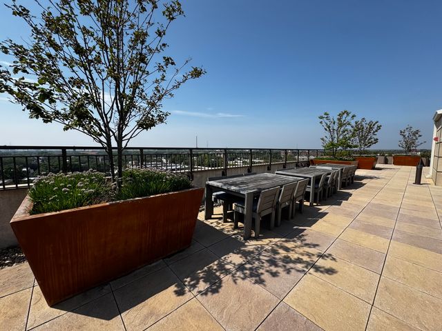 1323 W Morse Avenue 609, Chicago, IL 60626