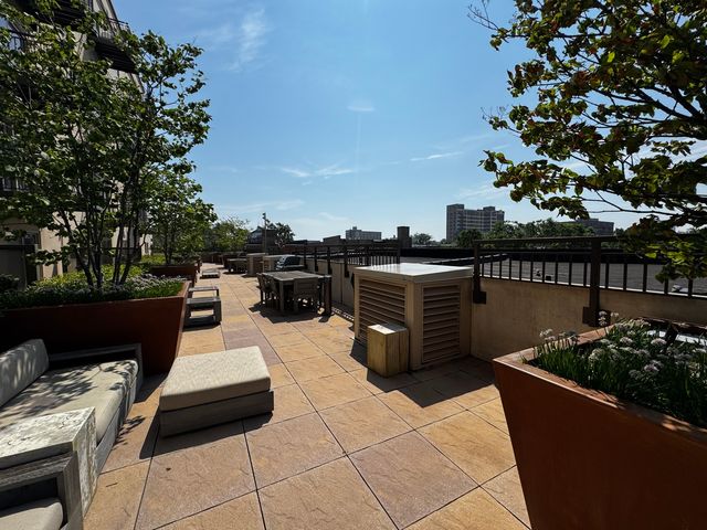 1323 W Morse Avenue 609, Chicago, IL 60626