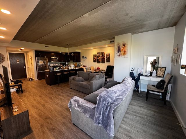 1323 W Morse Avenue 609, Chicago, IL 60626