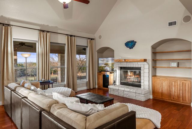 120 Oak Meadow TRL, Spicewood, TX 78669