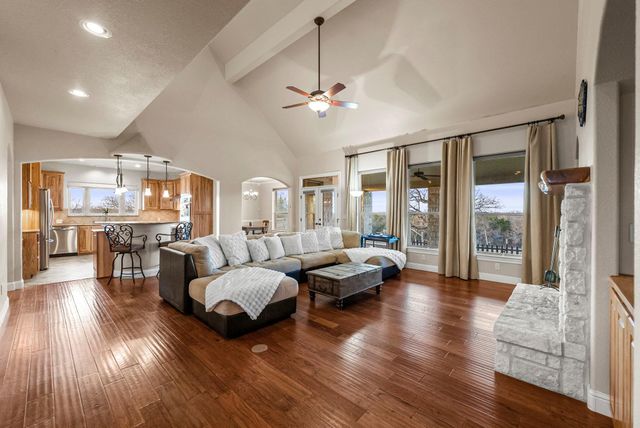 120 Oak Meadow TRL, Spicewood, TX 78669