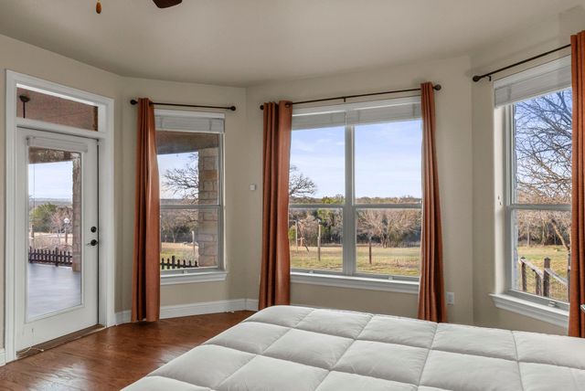 120 Oak Meadow TRL, Spicewood, TX 78669