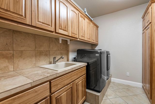 120 Oak Meadow TRL, Spicewood, TX 78669