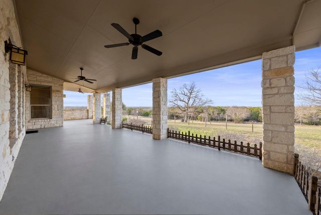 120 Oak Meadow TRL, Spicewood, TX 78669