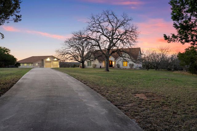 120 Oak Meadow TRL, Spicewood, TX 78669