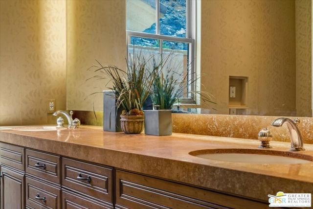 2 Nebulae Way, Rancho Mirage, CA 92270