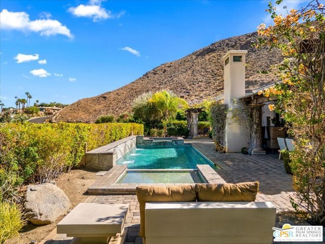 2 Nebulae Way, Rancho Mirage, CA 92270