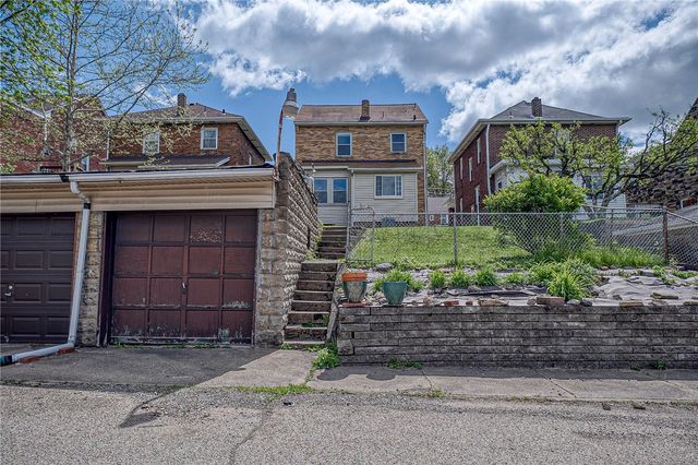121 W Stanton Ct, Stanton Heights, PA 15201