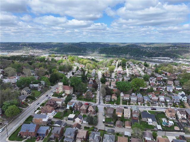 121 W Stanton Ct, Stanton Heights, PA 15201