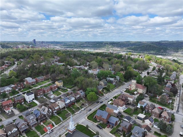 121 W Stanton Ct, Stanton Heights, PA 15201