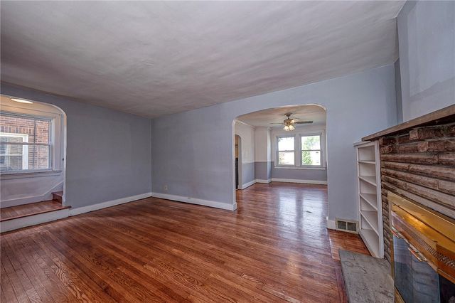 121 W Stanton Ct, Stanton Heights, PA 15201
