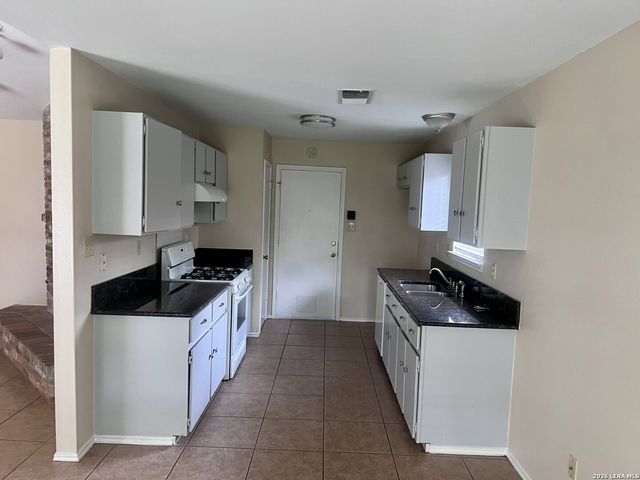 2847 BURNING ROCK ST, San Antonio, TX 78247