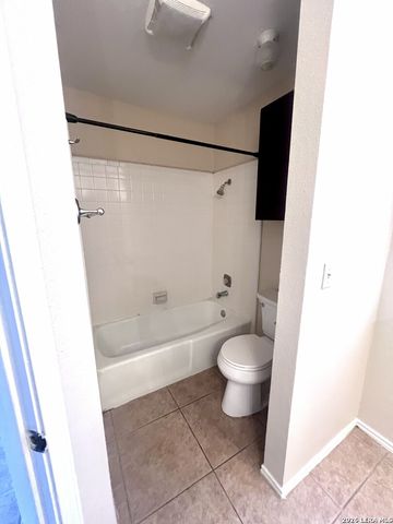 2847 BURNING ROCK ST, San Antonio, TX 78247
