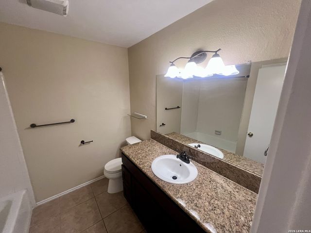 2847 BURNING ROCK ST, San Antonio, TX 78247