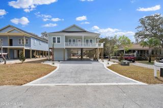 150 NE 1st Street, Oak Island, NC 28465