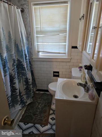 237 W MEADOW RD, Baltimore, MD 21225