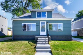 22005 Lakeview Street, St Clair Shores, MI 48080
