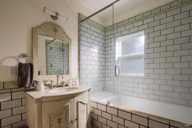 905 Charter Oak Ave, St. Helena, CA 94574