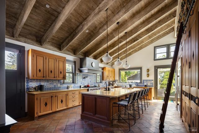 905 Charter Oak Ave, St. Helena, CA 94574