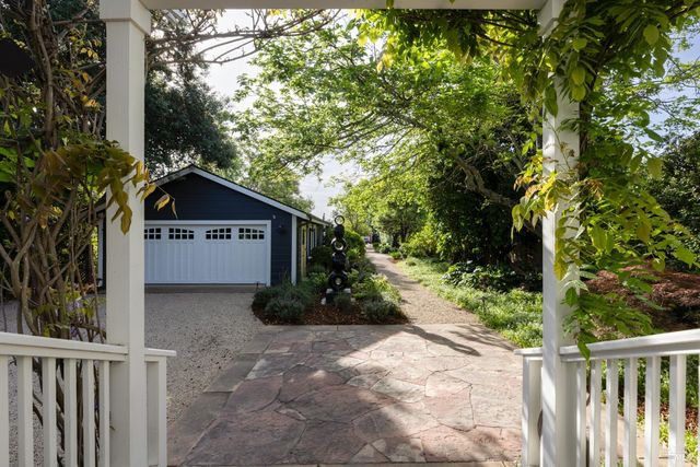 905 Charter Oak Ave, St. Helena, CA 94574