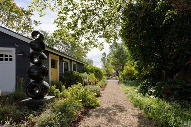 905 Charter Oak Ave, St. Helena, CA 94574