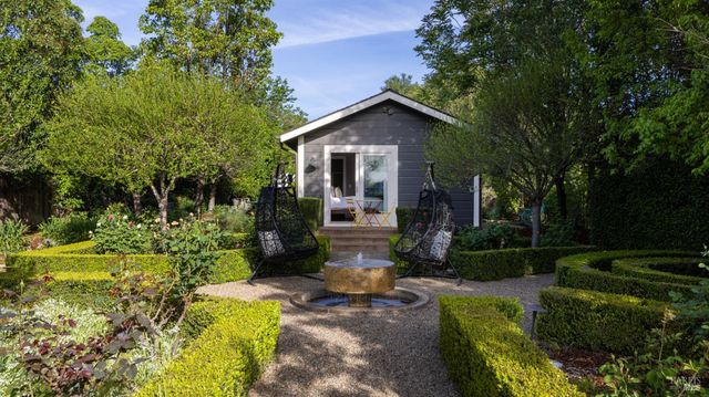 905 Charter Oak Ave, St. Helena, CA 94574