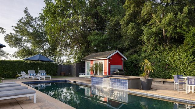 905 Charter Oak Ave, St. Helena, CA 94574