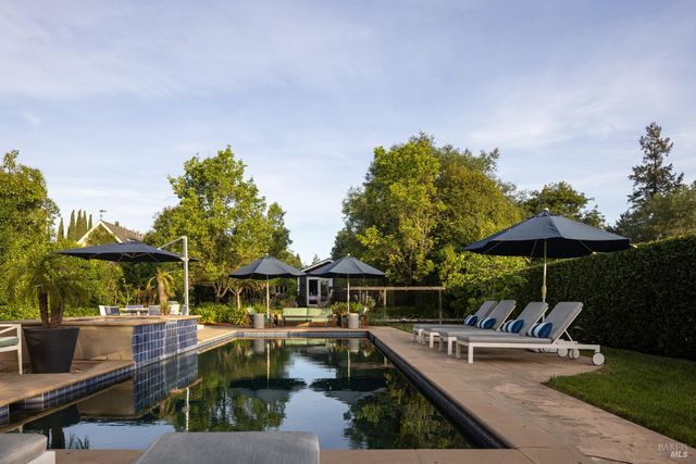 905 Charter Oak Ave, St. Helena, CA 94574