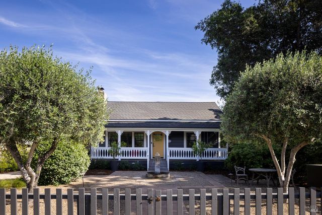 905 Charter Oak Ave, St. Helena, CA 94574