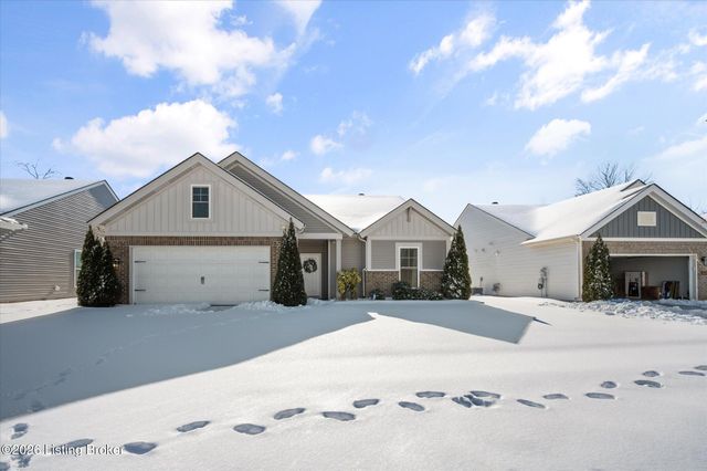 6412 Oak Village Dr, Louisville, KY 40228