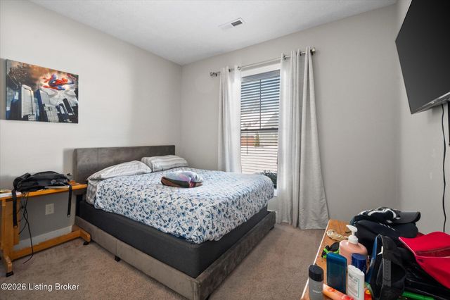 6412 Oak Village Dr, Louisville, KY 40228