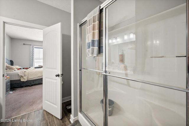 6412 Oak Village Dr, Louisville, KY 40228