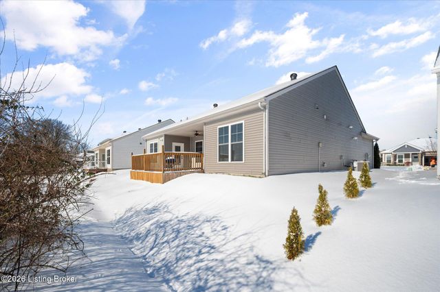 6412 Oak Village Dr, Louisville, KY 40228